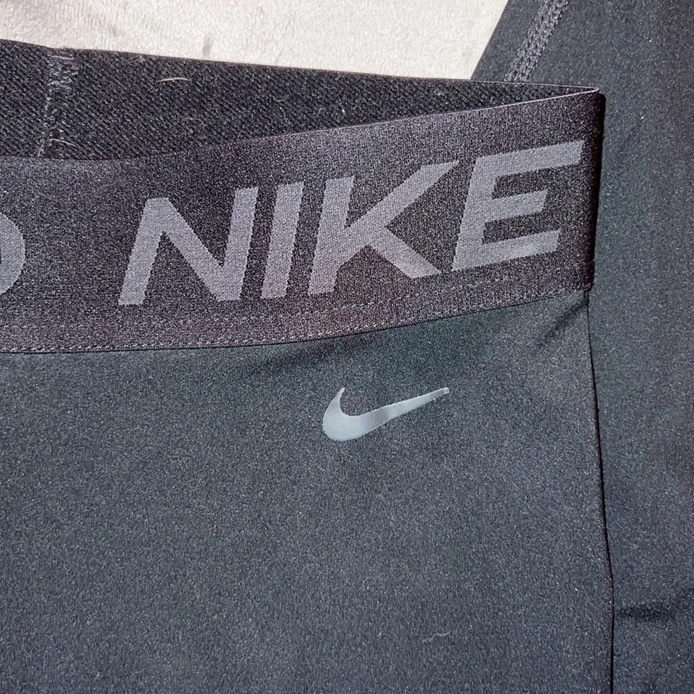 Nike Pro High Waist Leggings - Picture 2 of 7